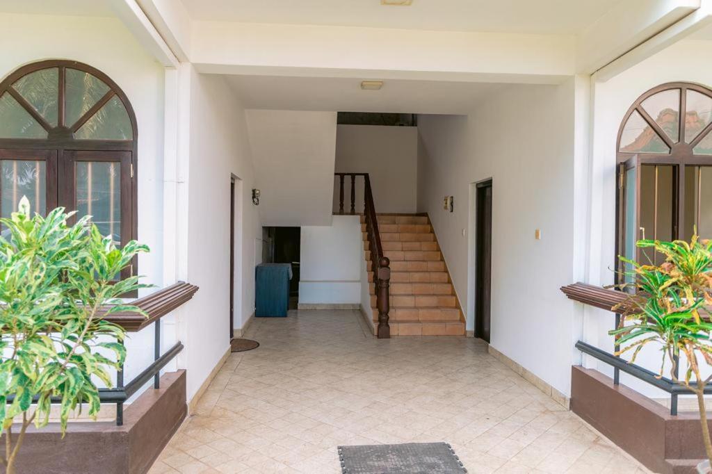Romantic Garden Hotel Negombo Buitenkant foto