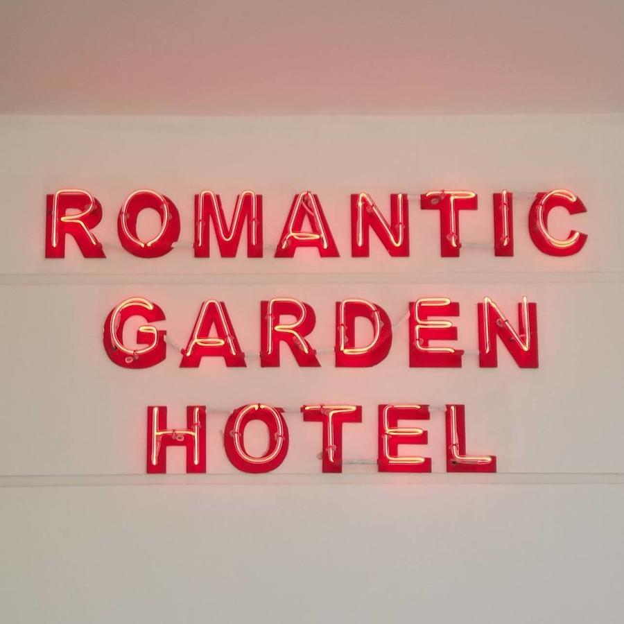 Romantic Garden Hotel Negombo Buitenkant foto