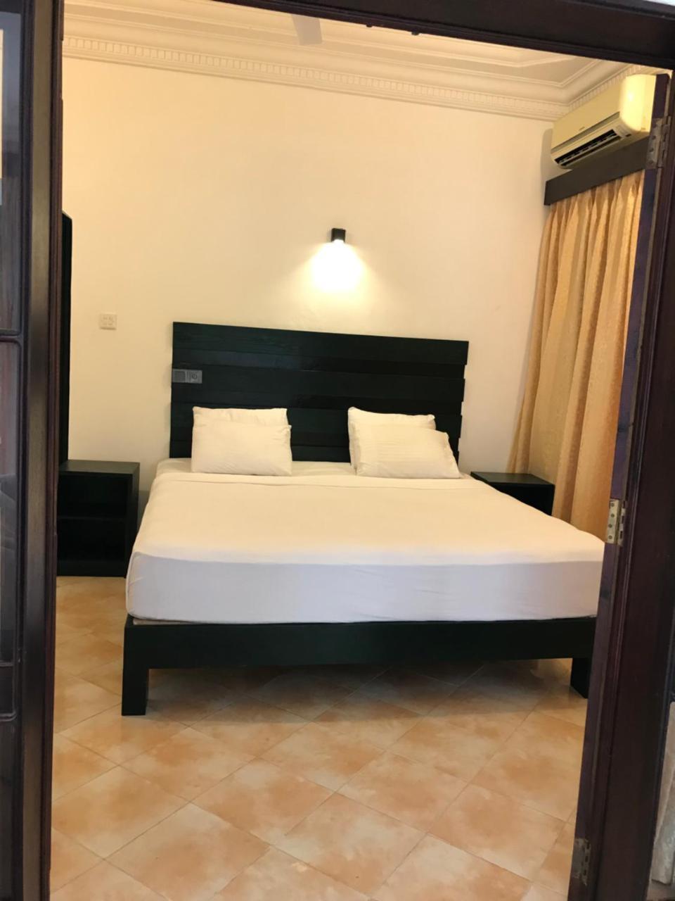 Romantic Garden Hotel Negombo Buitenkant foto