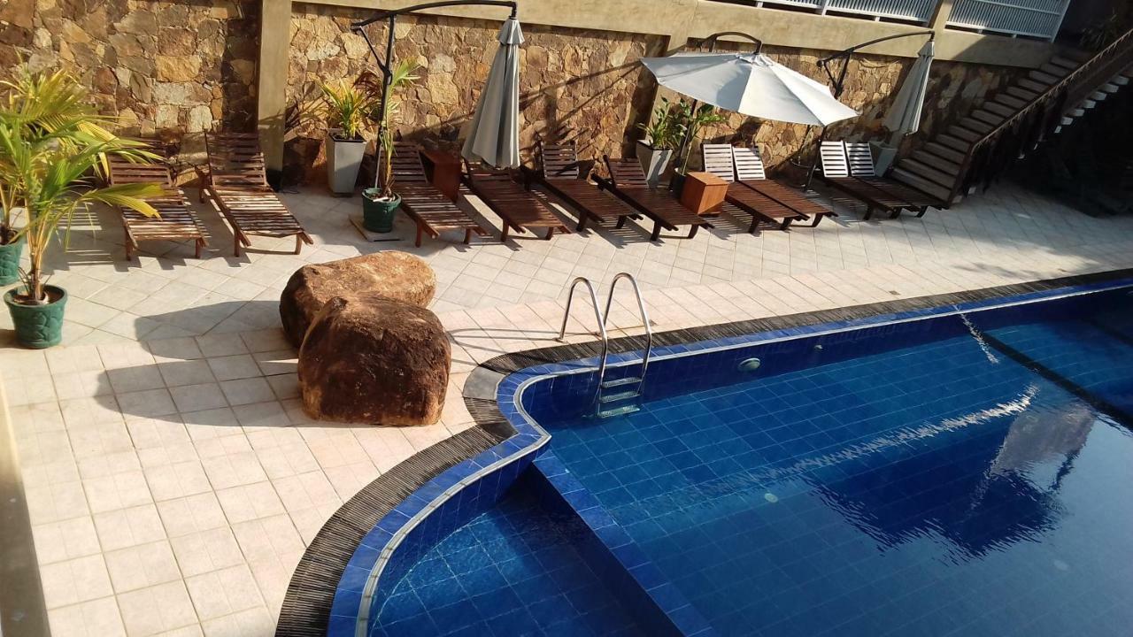 Romantic Garden Hotel Negombo Buitenkant foto
